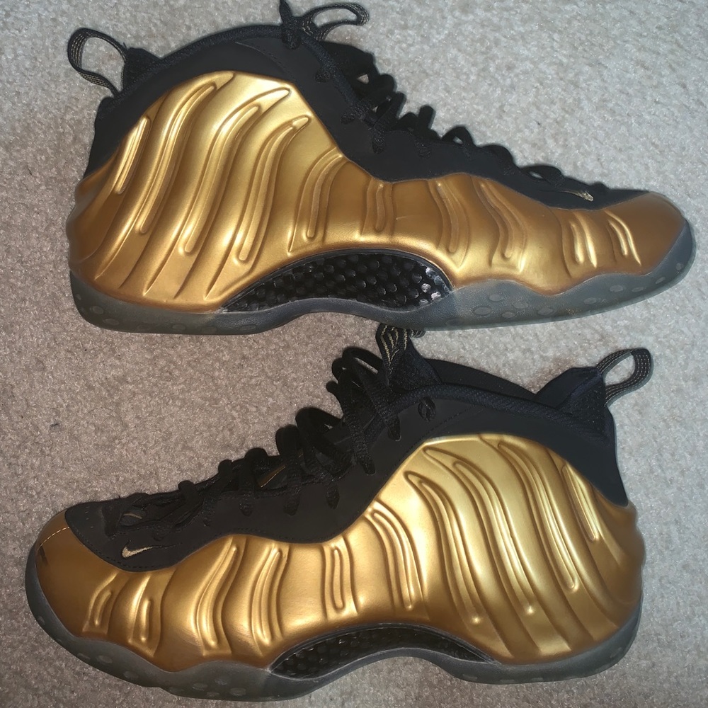 Nike air Foamposites sneakers gold size 12